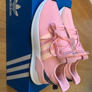 Adidas women’s sneakers